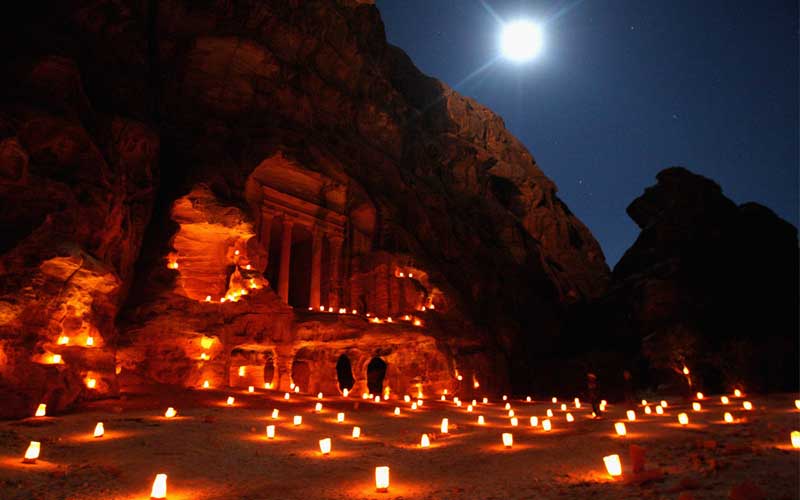 شهر گمشده پترا در شب، منبع:visitpetra.jo