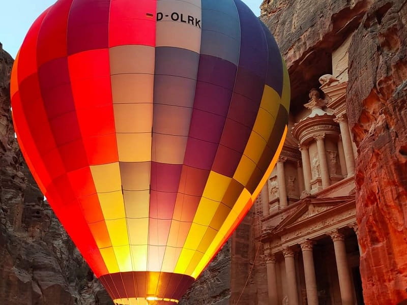 بالون سواری در شهر باستانی پترا، منبع:visitpetra.jo