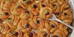 طرز تهیه شیرینی های رنگارنگ به زبان ترکی و با طعم عالی