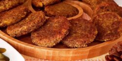 طرز تهیه کوکو عدس به روش سنتی و با طعم عالی