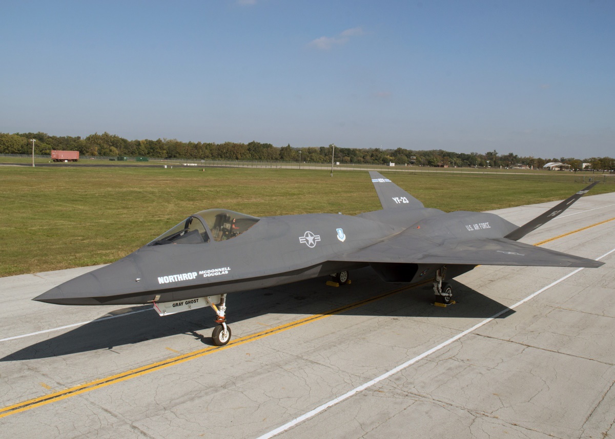 چرا نیروی هوایی آمریکا F-22 Raptor را به Northrop YF-23 انتخاب کرد؟