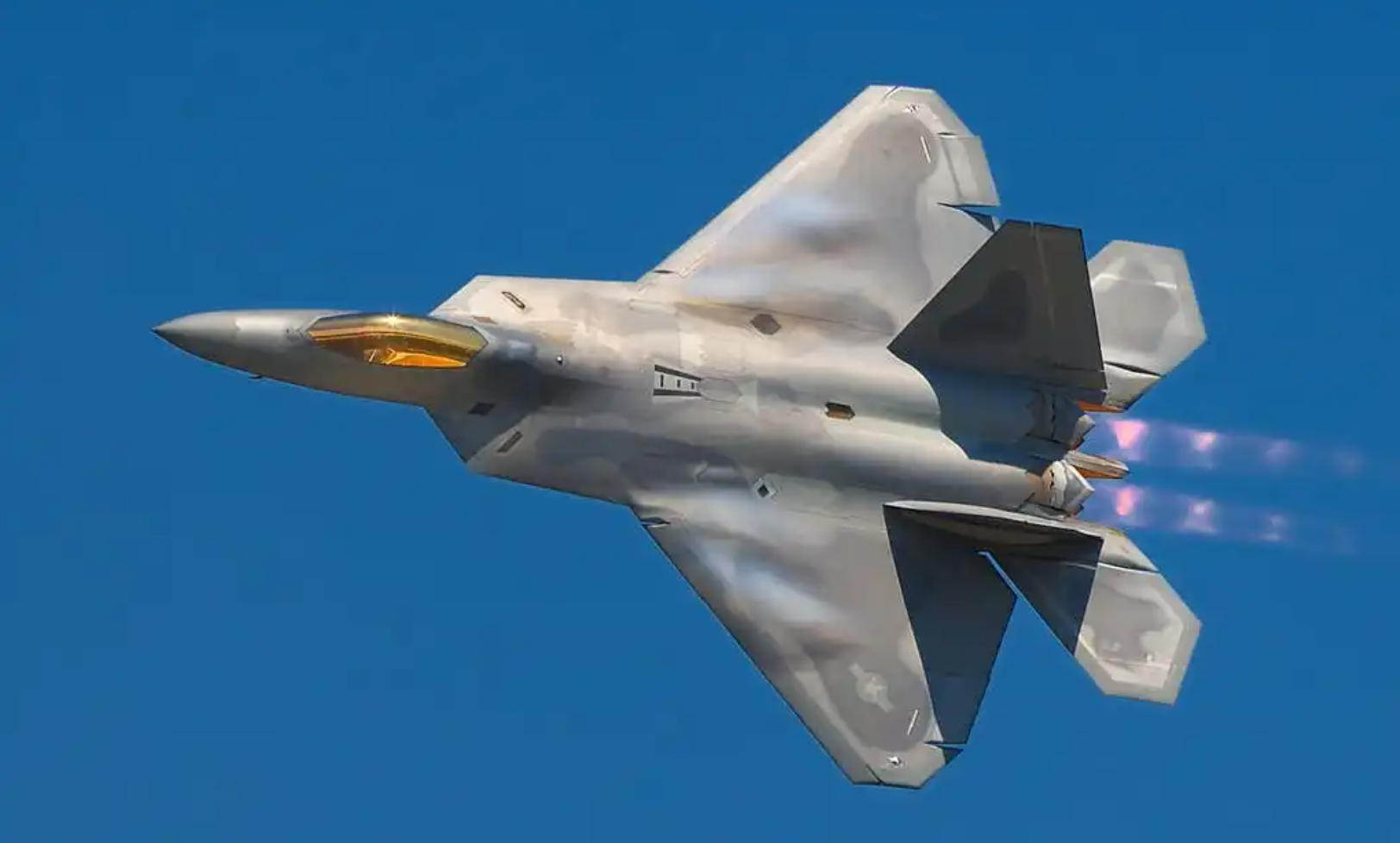 چرا نیروی هوایی آمریکا F-22 Raptor را به Northrop YF-23 انتخاب کرد؟