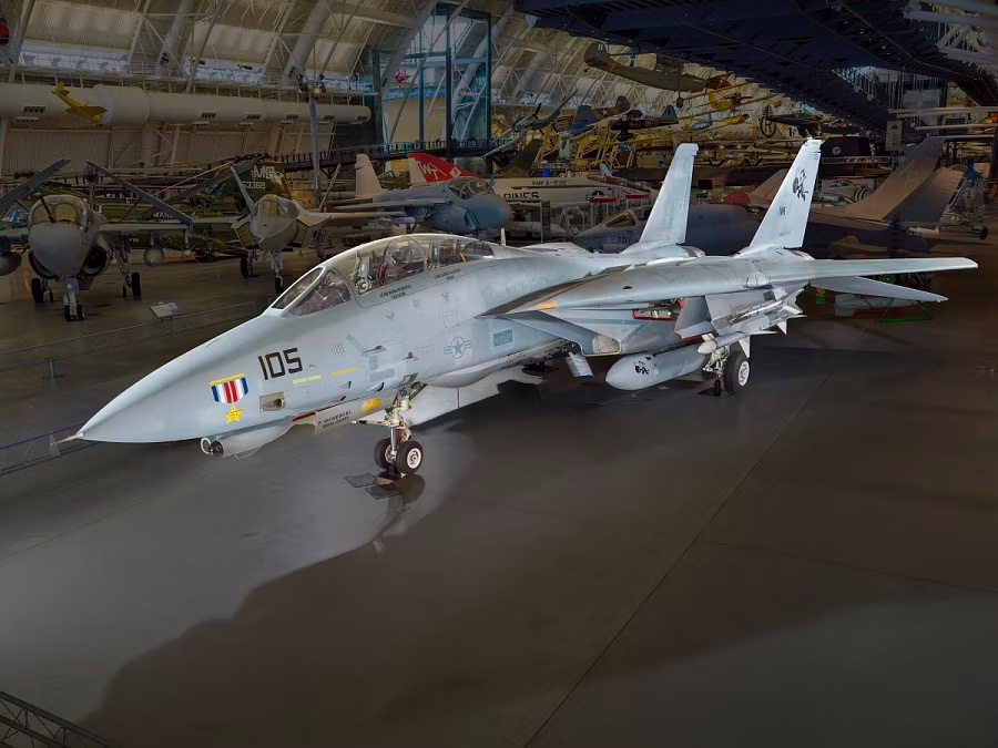 آیا F-14 Tomcat یک جنگنده نسل چهارم است؟